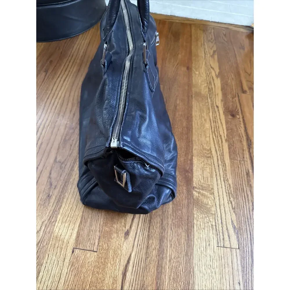 MUSIKA FRERE Handcrafted Leather Duffle Bag